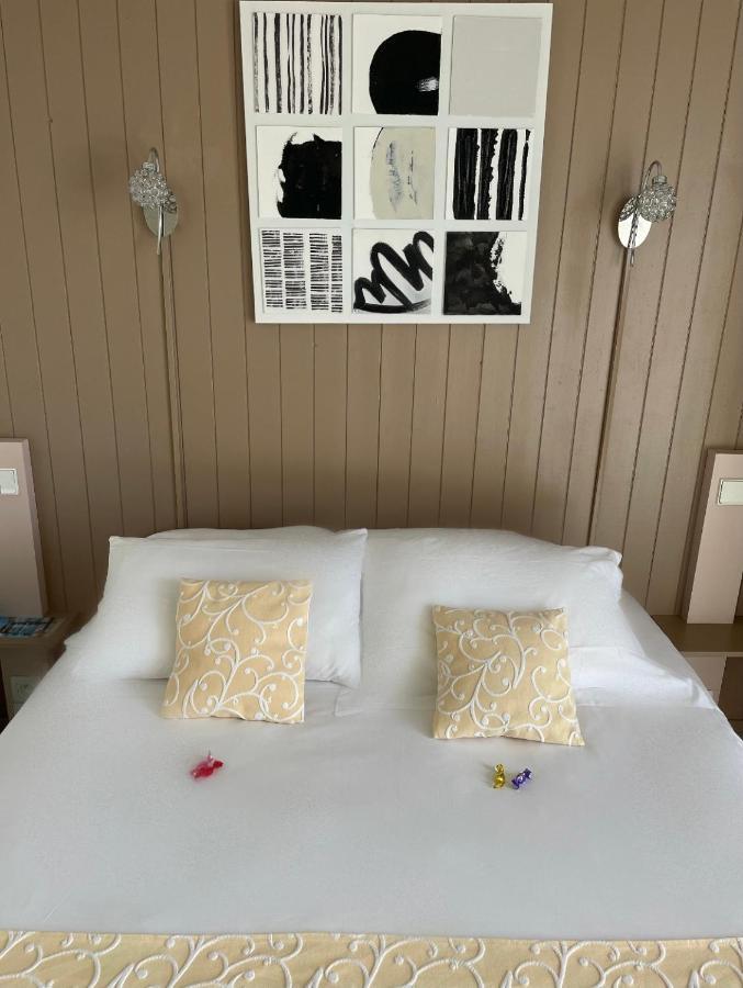 Cote Sud Leman Hotel